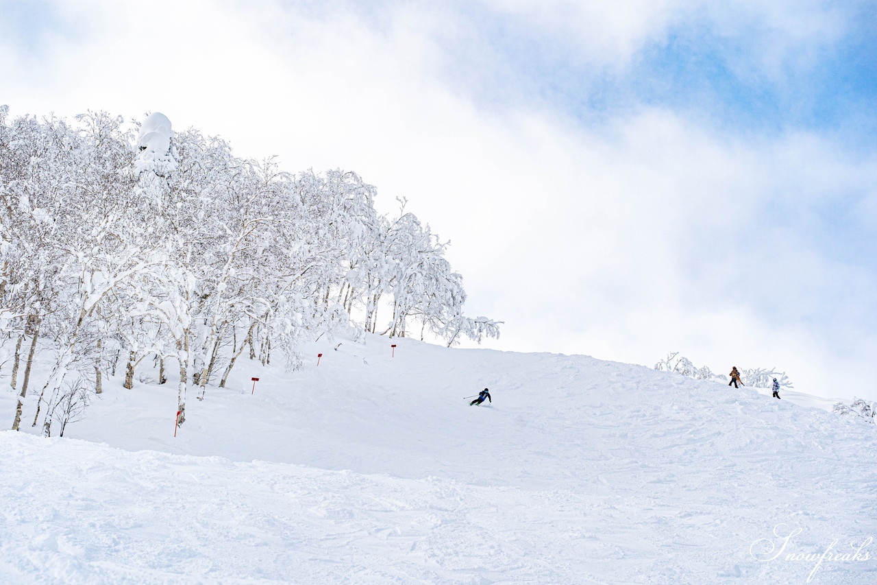 富良野スキー場　気温 -14℃。ダイヤモンドダストが煌めく、国内屈指のリゾートゲレンデを堪能♪